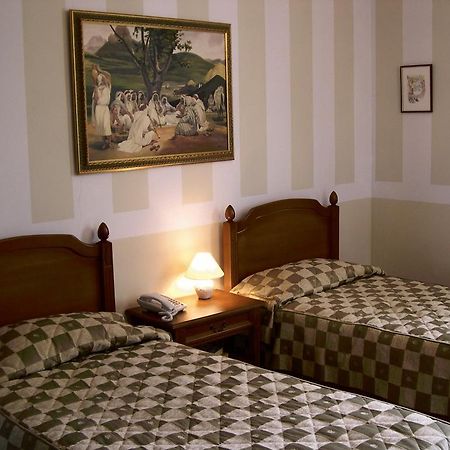 בוקרשט Hotel Piccolo Mondo חדר תמונה